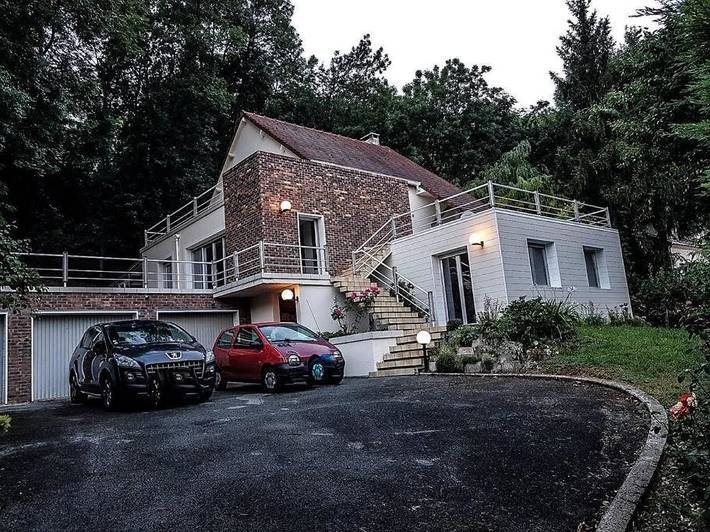 Location de vacances pour 2 personnes, avec Terrasse ainsi que Jardin et Vue à Corbeil-Essonnes