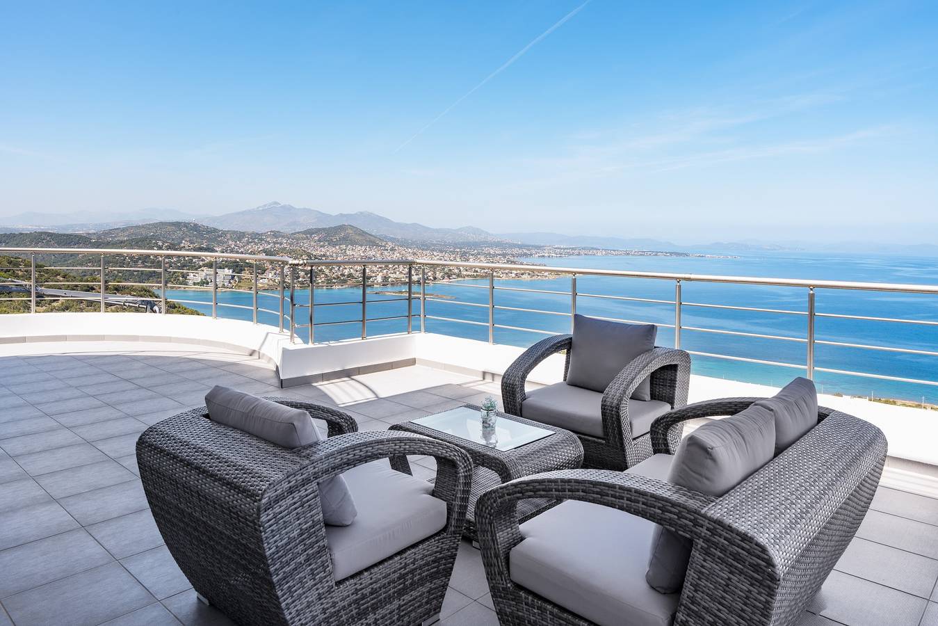 Ganze Wohnung, Apartment "Villa Coral – Erster Stock" mit privatem Pool & Wlan in Markopoulo-Mesogaia, Regionalbezirk Ostattika