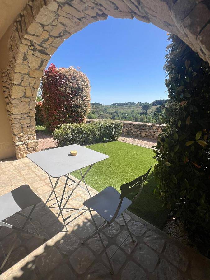 Hôtel pour 2 personnes, avec Terrasse et Jardin ainsi que Piscine et Vue