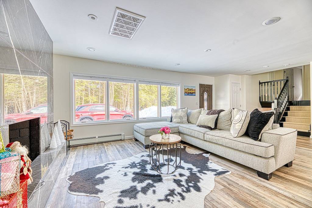 Game Room + Hot Tub + Close to Skiing! in Catskill Mountains