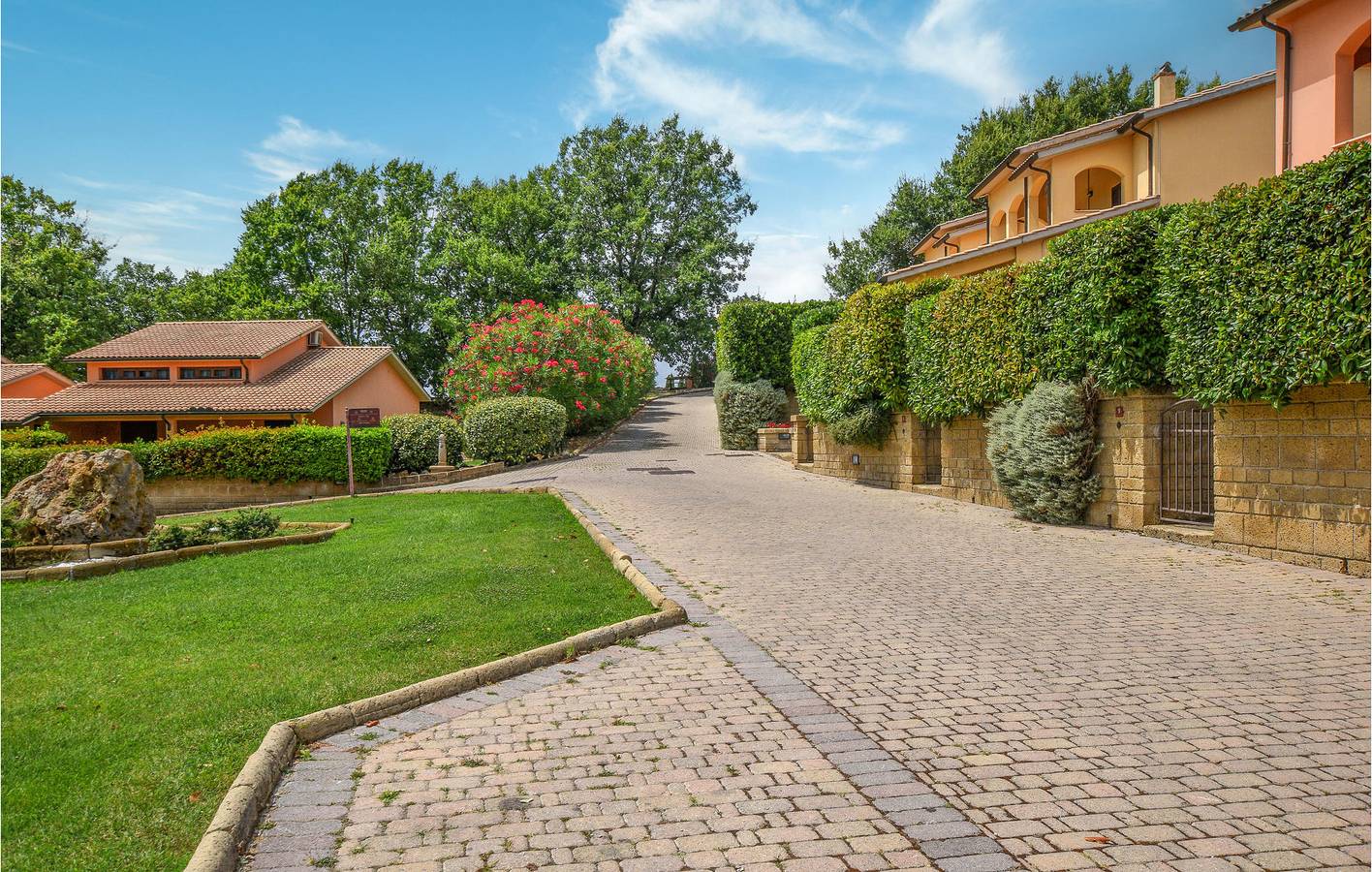 Ganze Ferienwohnung, Luxus-Wohnung mit Pool & Parkplatz in der Nähe von Fiume Lente in Sorano, Grosseto Provinz