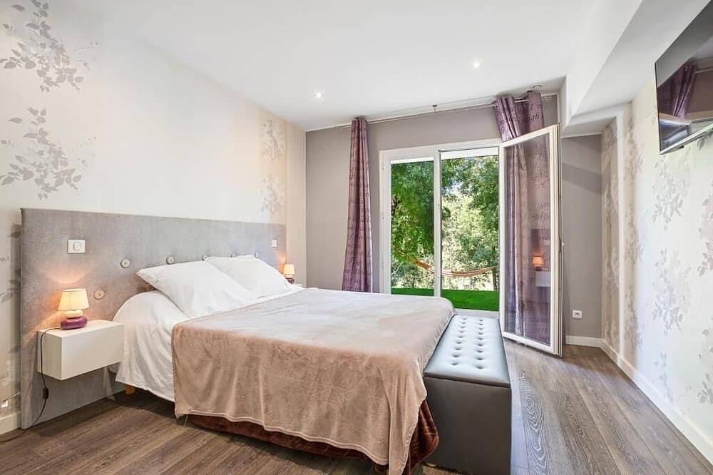 Unforgettable Holidays: Villa With Swimming Pool, Hammam and Gym in Châteauneuf-Grasse, Cannes region