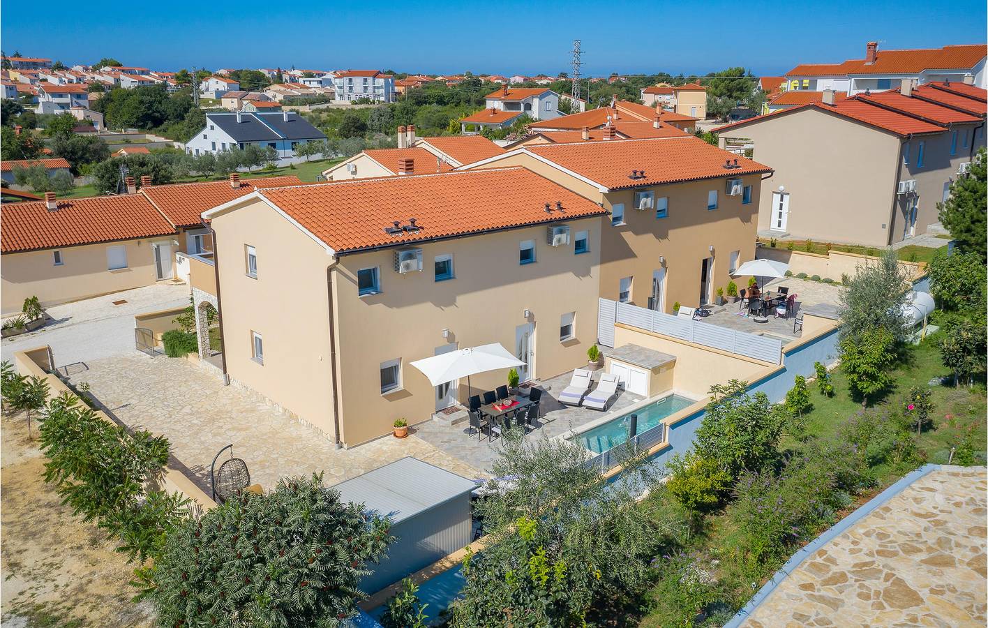 Modernes Apartment mit Pool, Terrasse und WLAN in der Nähe eines FKK-Strandes in Barbariga, Südküste Istrien