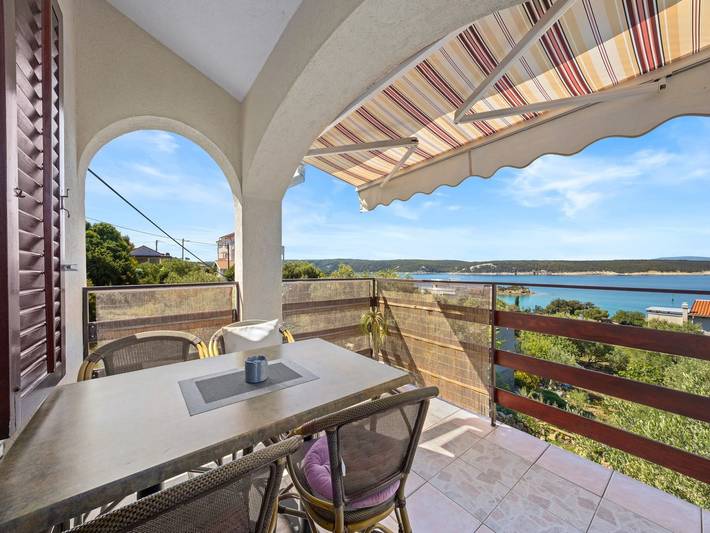 Ferienwohnung für 2 Personen, mit Balkon und Garten, kinderfreundlich in Supetarska Draga