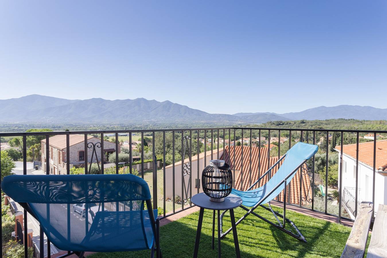 Appartement entier, Gîte 'Canigou' avec vue sur la montagne, Wi-Fi et climatisation in Banyuls-dels-Aspres, Région de Céret