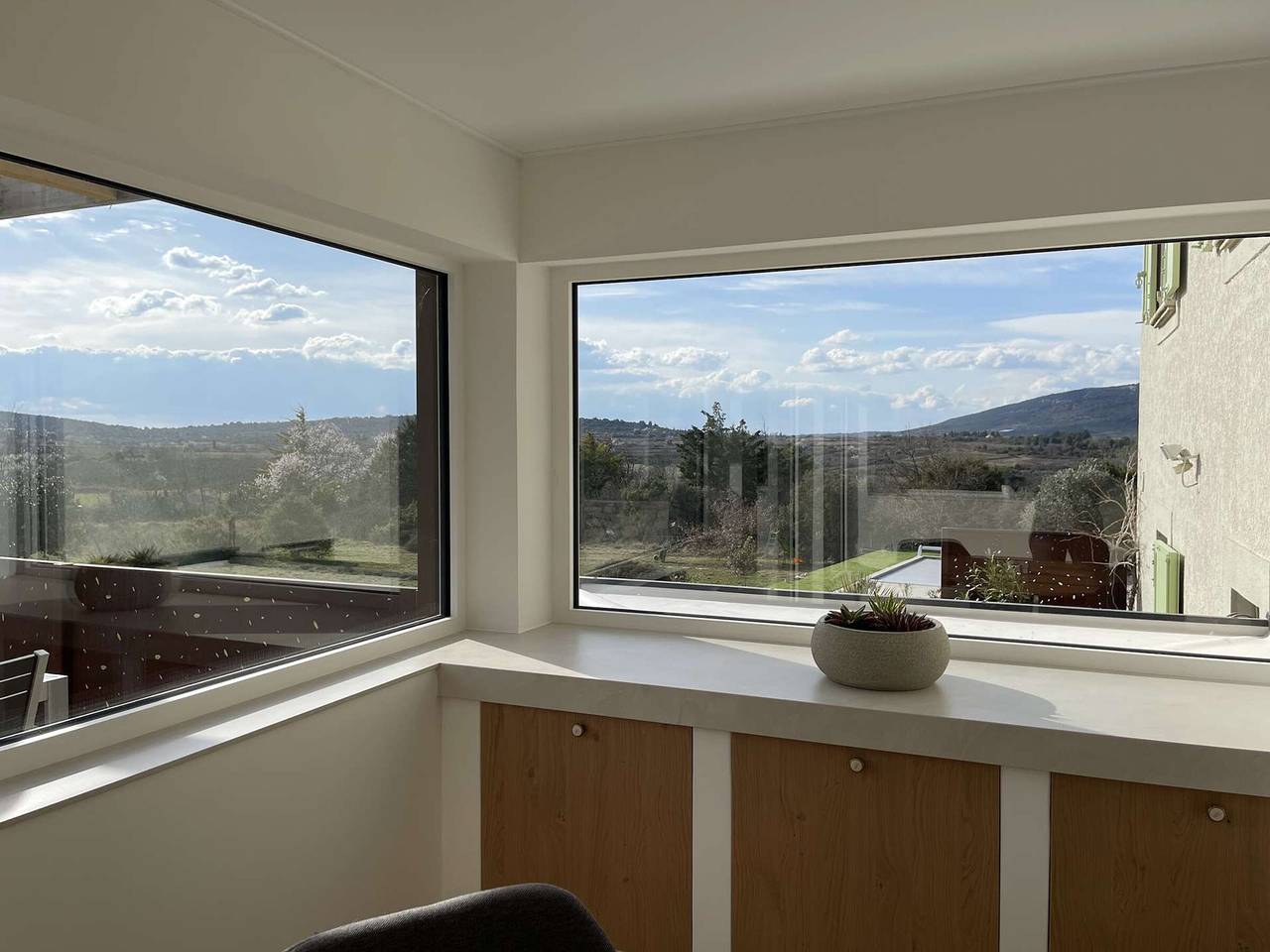 Saint-Remèze : Maison avec Piscine, 8 Pers., 4 Chambres, Grand Jardin, Animaux Acceptés, Wi-Fi in Saint-Remèze, Privas