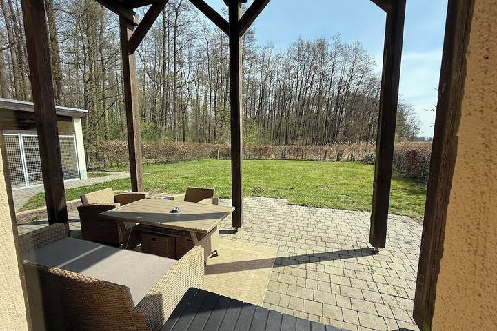 Ganze Wohnung, Stilvoll eingerichtete Erdgeschosswohnung mit Gartenblick in Rheinsberger See, Rheinsberg
