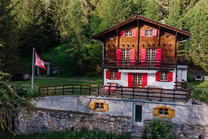 Chalet für 11 Personen, mit Garten und Balkon in Anniviers