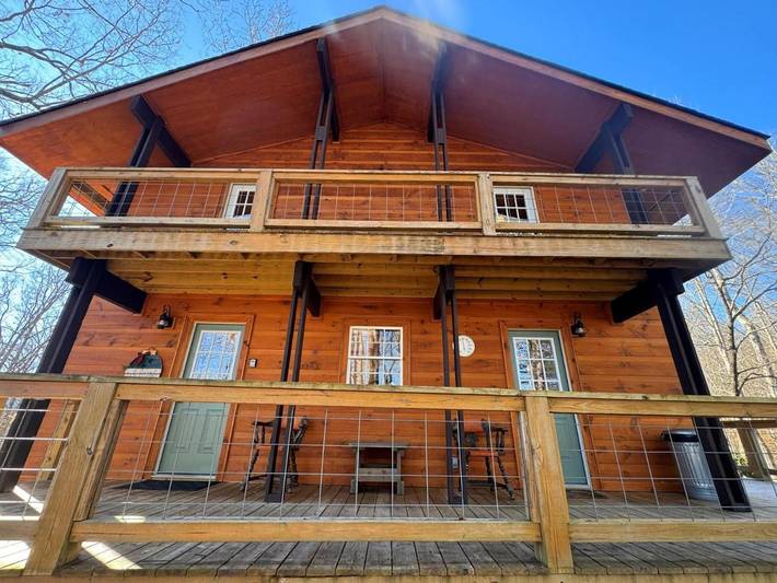 Location de vacances pour 8 personnes, avec terrasse ainsi que vue sur le lac et vue, animaux acceptés dans Almond (Caroline du Nord)