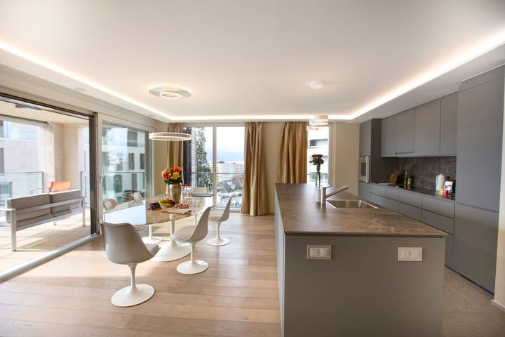 Ferienwohnung für 8 Personen, mit Terrasse und Pool in Montreux