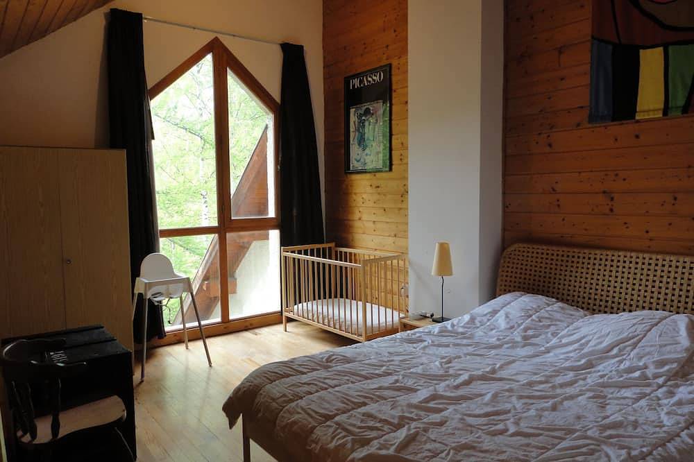 Geheel appartement, Ruim appartement van 70m2 / 6p. in chalet goed gelegen op 500m van het dorp Allos in Allos, Castellane en omgeving