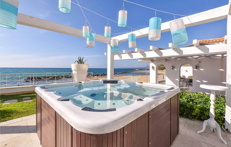 Location de vacances pour 8 personnes, avec jardin et terrasse, animaux acceptés à Trappeto - 3