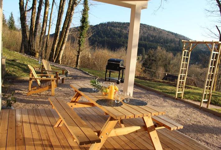 Location de vacances pour 6 personnes, avec vue et jardin à Colroy-la-Roche