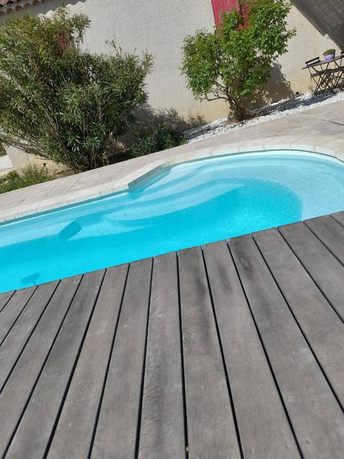 Location de vacances pour 2 personnes, avec jardin ainsi que piscine et vue à Montfaucon (France) - 2