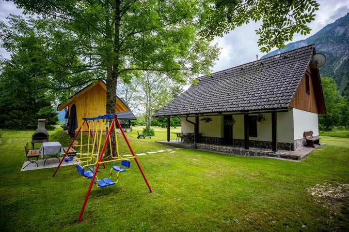 Ferienhaus für 5 Personen, mit Seeblick und Ausblick sowie Garten - 1