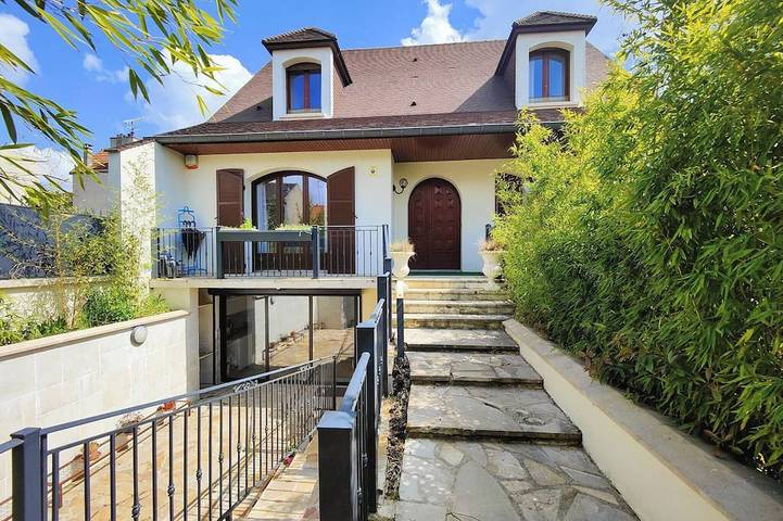 Maison de vacances pour 9 personnes, avec jardin et balcon à La Courneuve