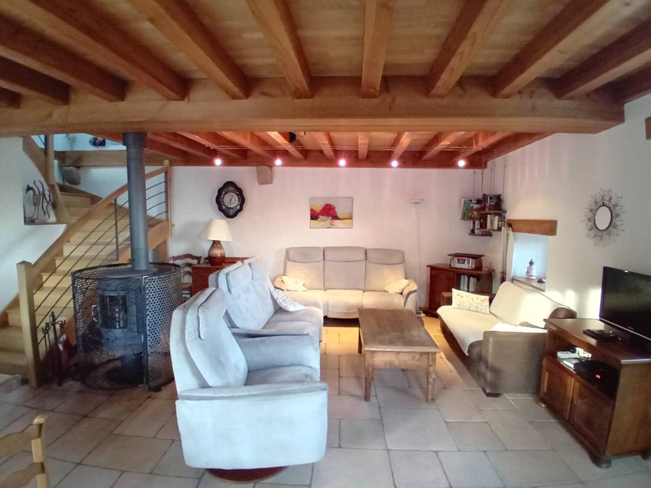 Gîte d'Epizol au Pays de Saint-Bonnet-le-Château in Saint-Nizier-de-Fornas, Montbrison