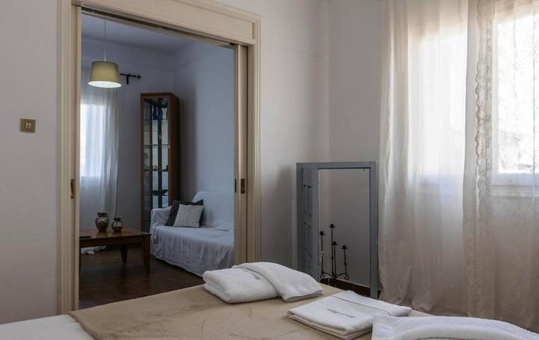 Gîte pour 6 personnes, avec terrasse et vue dans Adamas - 2