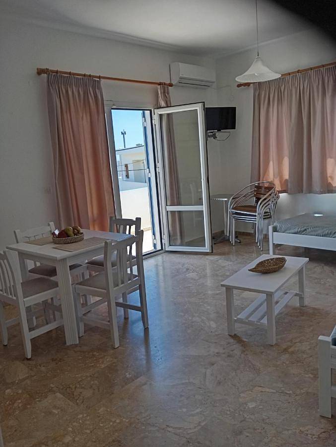 Gîte pour 4 personnes, avec vue et jardin dans Makri Gialos - 2