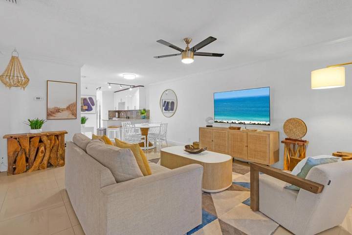 Apartamento para 5 personas, con balcón además de jacuzzi y piscina en Boca Raton