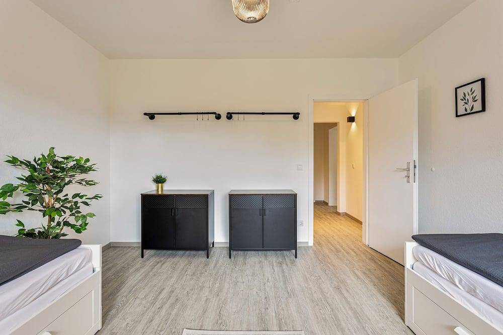 Ganze Wohnung, Cordissky @ an der Arena in Gelsenkirchen, Ruhrgebiet