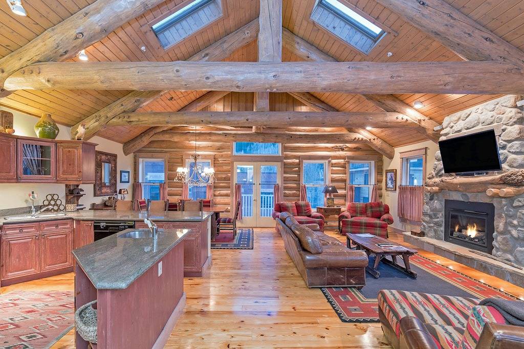 Ganze Wohnung, Geräumige zweistöckige Penthouse-Wohnung; Zentrum der Innenstadt; Gondel um die Ecke in Telluride, Telluride Ski Resort