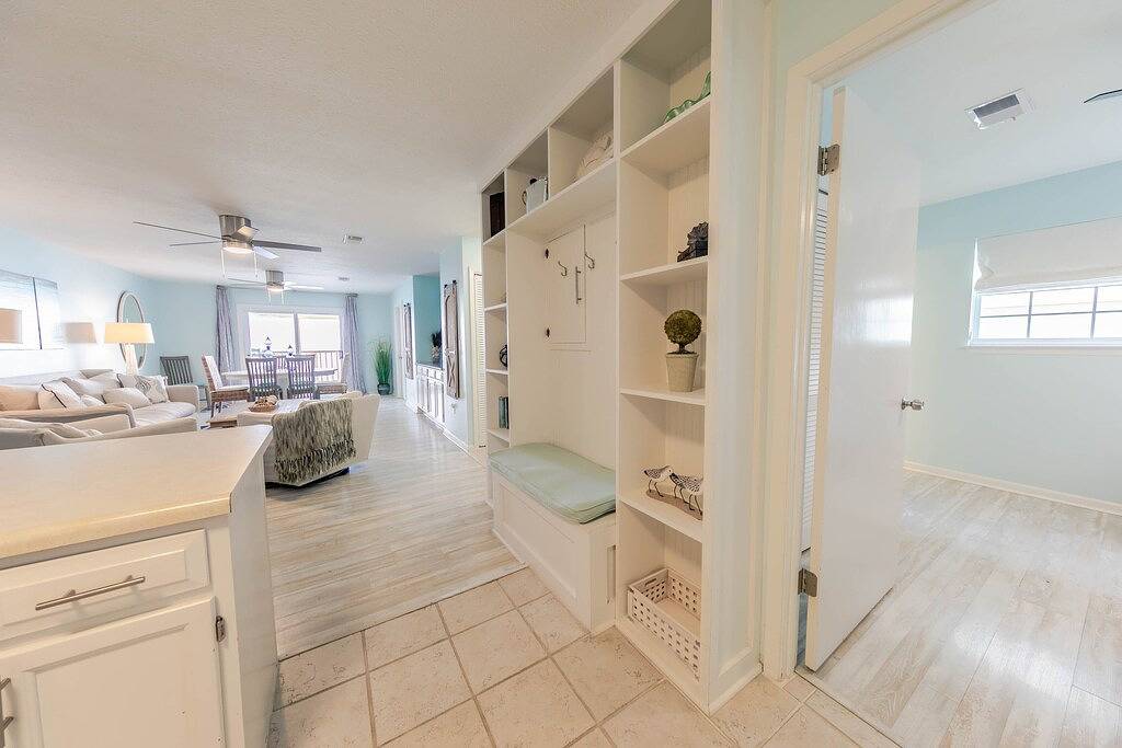 Ganze Wohnung, 30A Gulf front 2 Bed/2 Bath Sleeps 6 Private beach- Beach service included in Blue Gulf Beach, Santa Rosa Beach