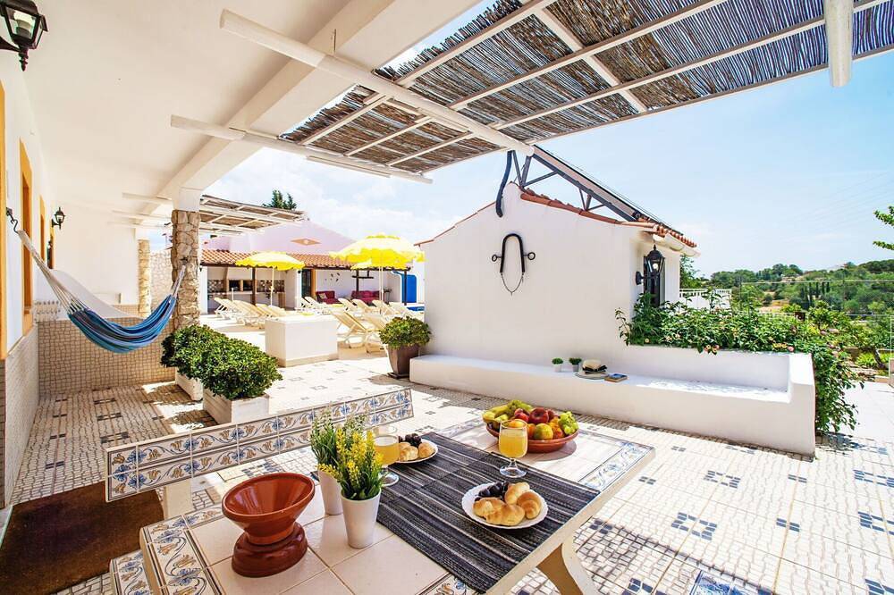 Leuk appartement in vakantiehuis voor 3 personen met zwembad, Wifi, airco, Tv, terras en parking in Paderne, Faro District