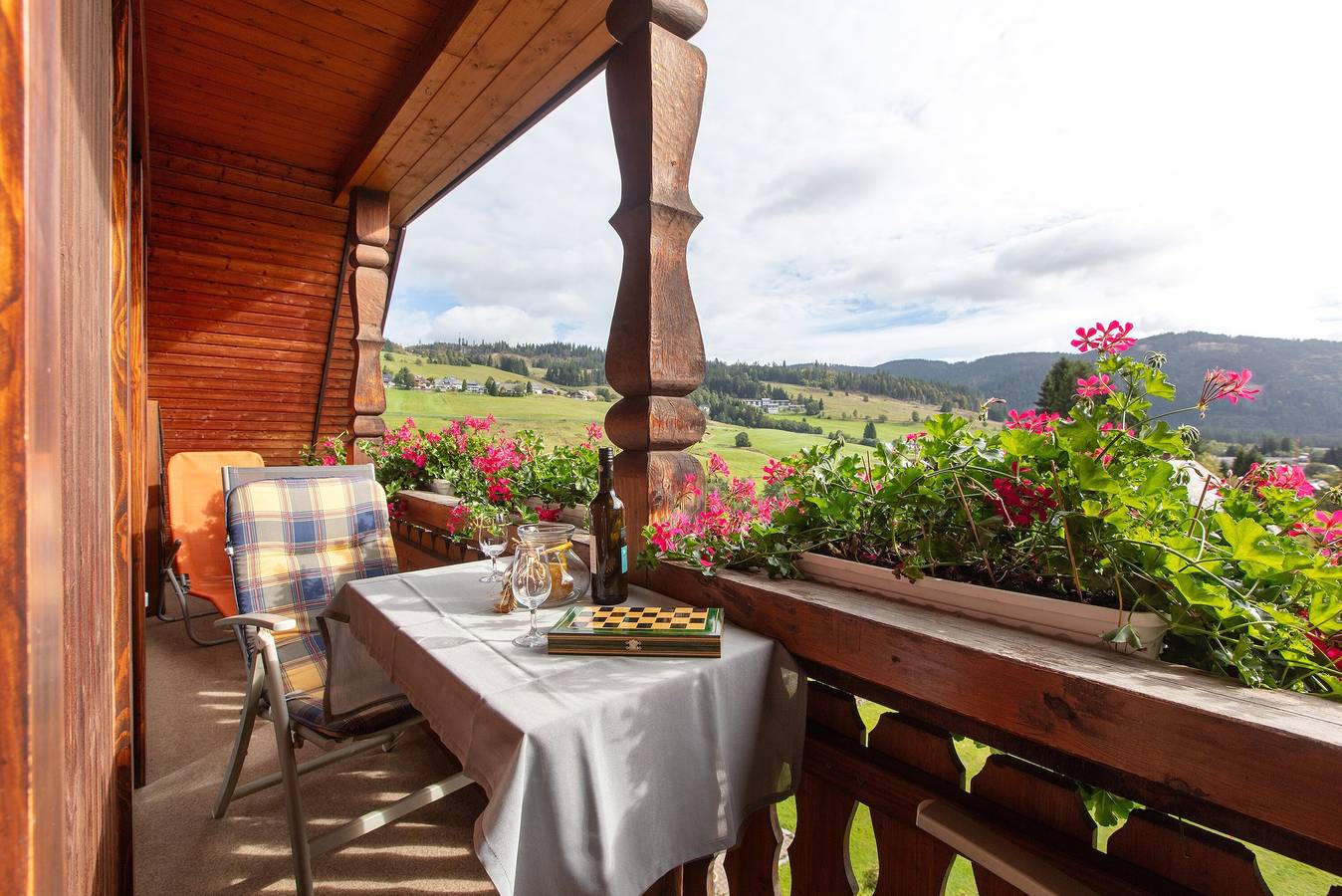 Ganze Wohnung, Ferienwohnung 'Enzian' mit Bergblick, Gemeinschaftsgarten und Wlan in Bernau im Schwarzwald, Südschwarzwald