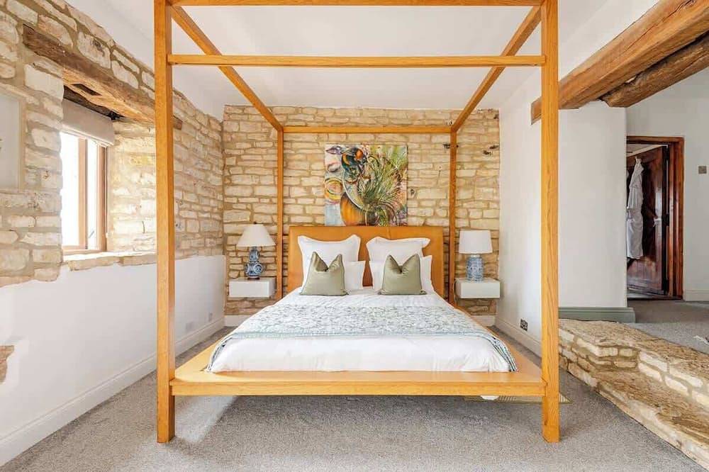 The Hideaway: Authentic Country Living in Cowley, Gloucestershire