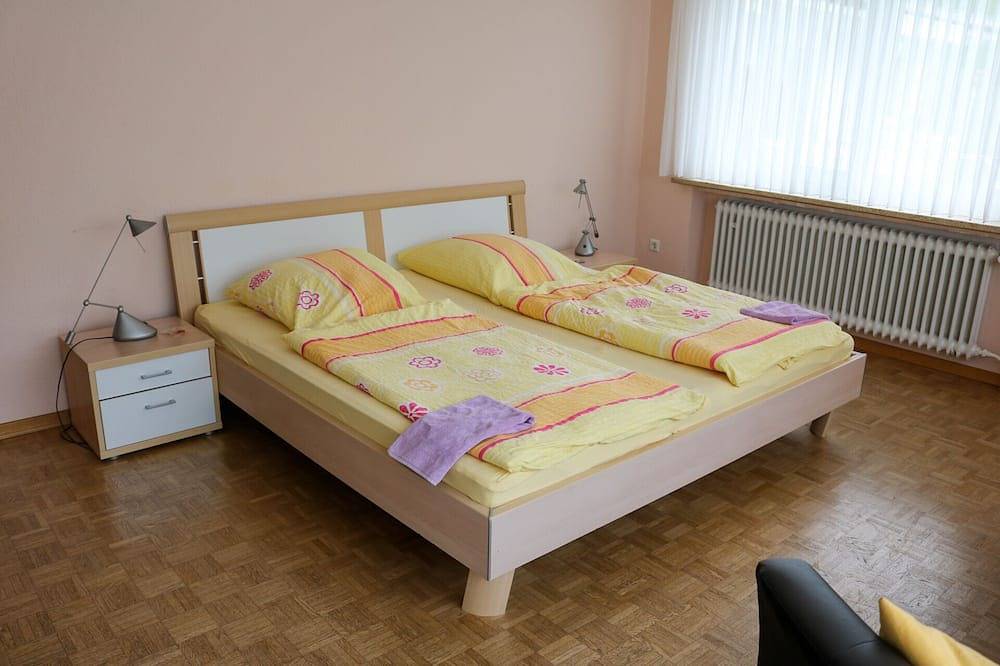 Ganze Wohnung, Große Ferienwohnung mit zwei Terrassen, Blick auf die Mosel in Enkirch, Bernkastel-Kues & Umgebung