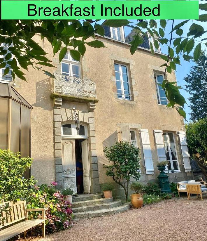 Alojamiento y desayuno para 2 personas, con jardín además de vistas y balcón - 1