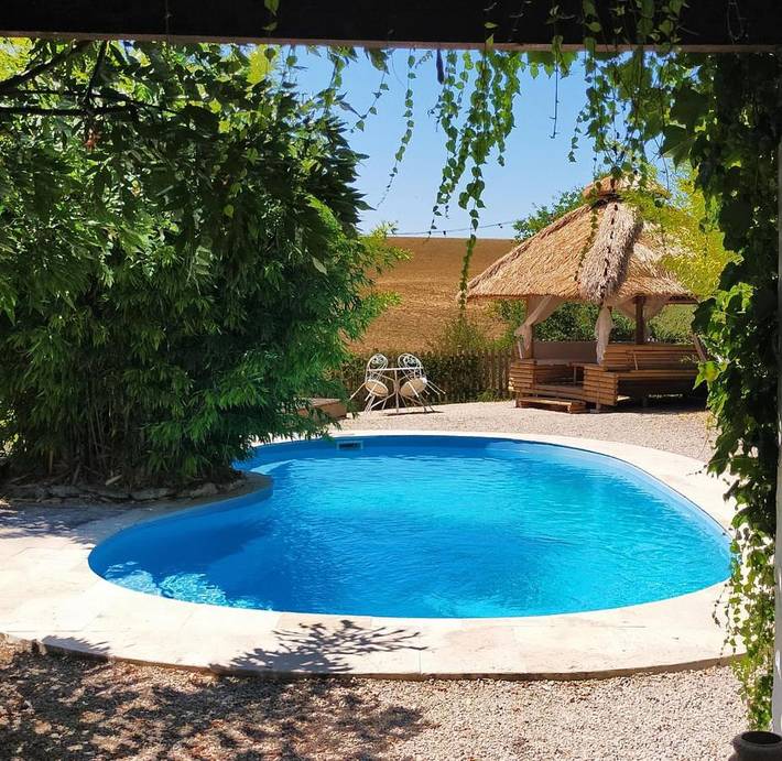 Chambre d’hôte pour 6 personnes, avec vue ainsi que piscine et jardin dans le Gers - 2