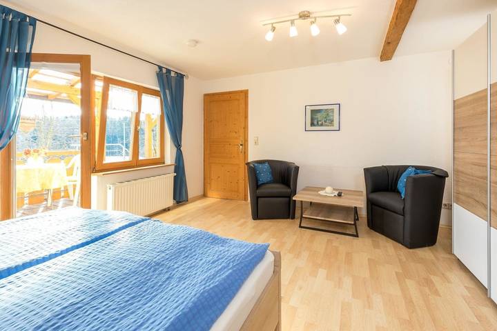 Ferienwohnung für 2 Personen, mit Balkon und Garten - 1