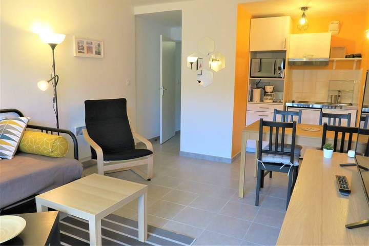 Appartement entier, Bel appartement neuf 2/4 pers à 100m de la plage à Perros-Guirec in Perros-Guirec, Côte de Granit Rose