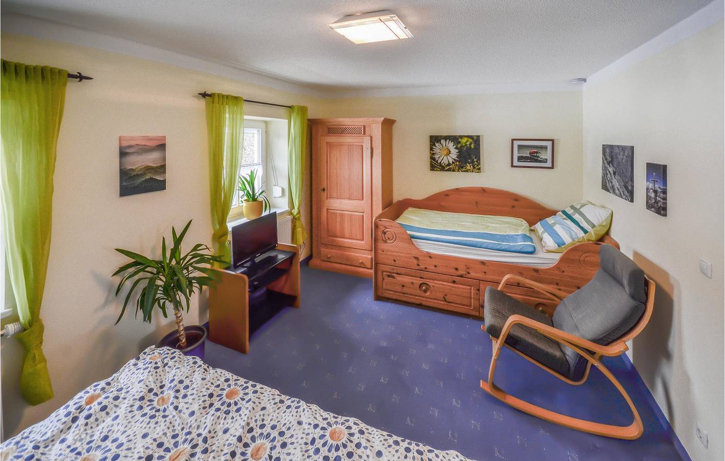 Ganze Ferienwohnung, Mountain View Retreat - Ski & City Access! in Niederndorferberg, Chiemgauer Alpen
