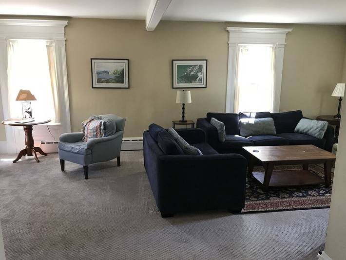 Location de vacances pour 12 personnes, avec terrasse et jardin dans Castine