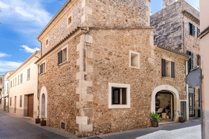 Casa de vacaciones 'Casa Tpica Mallorquina A La Zona' con jardín privado y aire acondicionado in Sa Pobla, Mallorca Norte