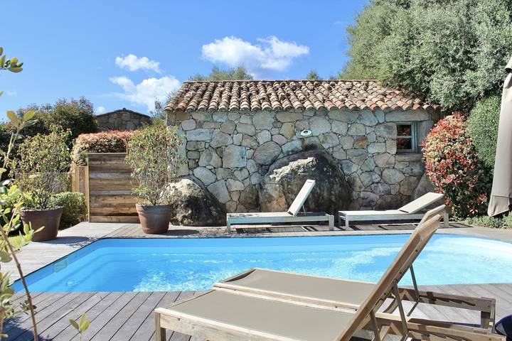 Villa pour 2 personnes, avec Terrasse ainsi que Jardin et Piscine en Corse