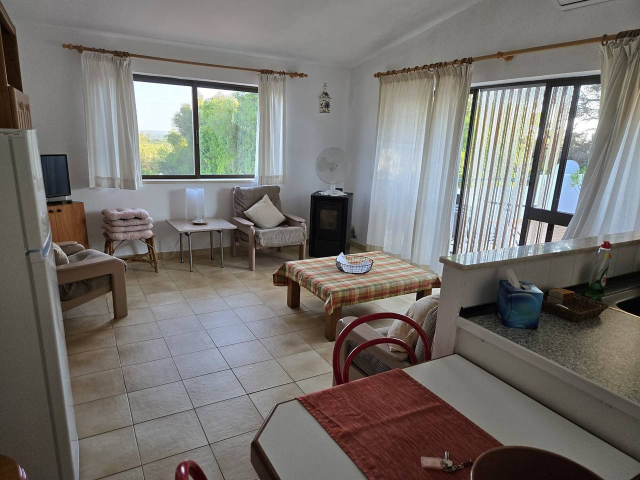Apartamento inteiro, Apartamento 'One Bedroom 1' com Piscina Partilhada, Wi-Fi e Ar Condicionado in São Bartolomeu de Messines, Distrito de Faro