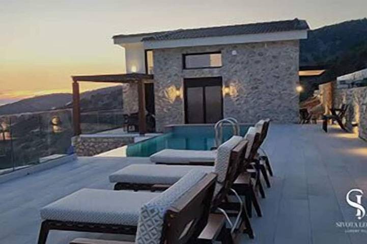 Βίλα για 8 άτομα, με μπαλκόνι και κήπο - 1