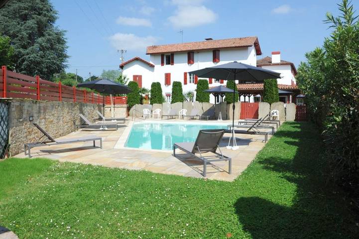 Hôtel pour 2 personnes, avec vue ainsi que jardin et piscine à Itxassou - 2