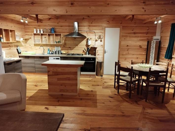 Location de vacances pour 8 personnes, avec sauna et terrasse ainsi que jardin et vue à Lanobre - 2