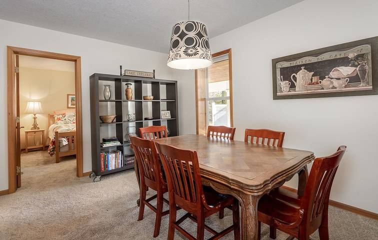 Vacation rental for 10 people, with yard in Lake Leelanau