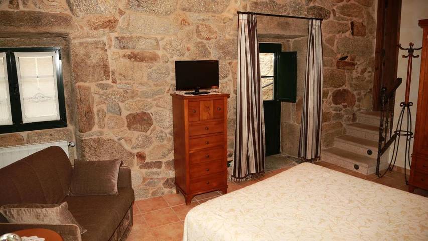 Casa rural para 4 personas, con Jacuzzi y Terraza además de Jardín y Piscina en Provincia de Pontevedra - 3