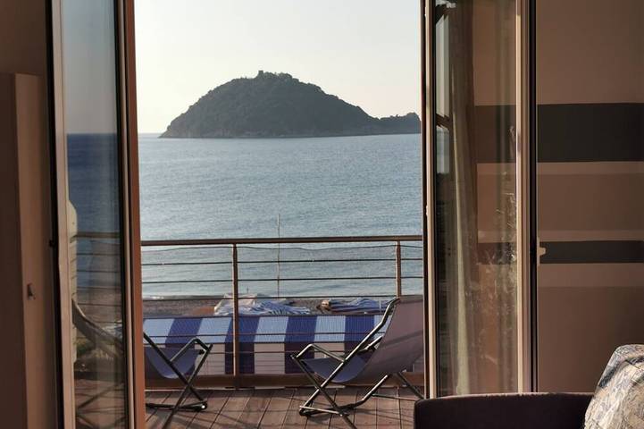 Ferienwohnung für 4 Personen, mit Balkon und Garten in Albenga