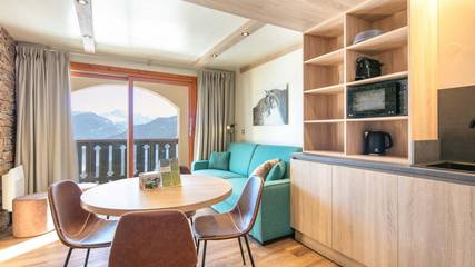 Gîte pour 5 personnes, avec balcon et piscine à La Léchère
