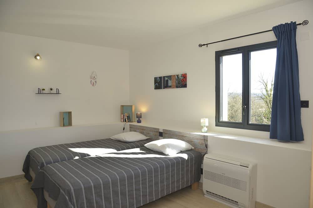 Former Sheepfold entirely renovated and its private heated swimming pool in Bessas, Ardèche