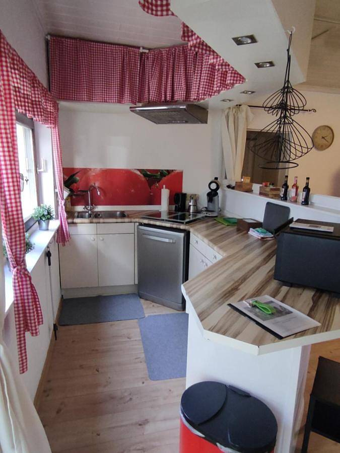 Ganze Wohnung, One-Bedroom Apartment in Laacher See, Wassenach