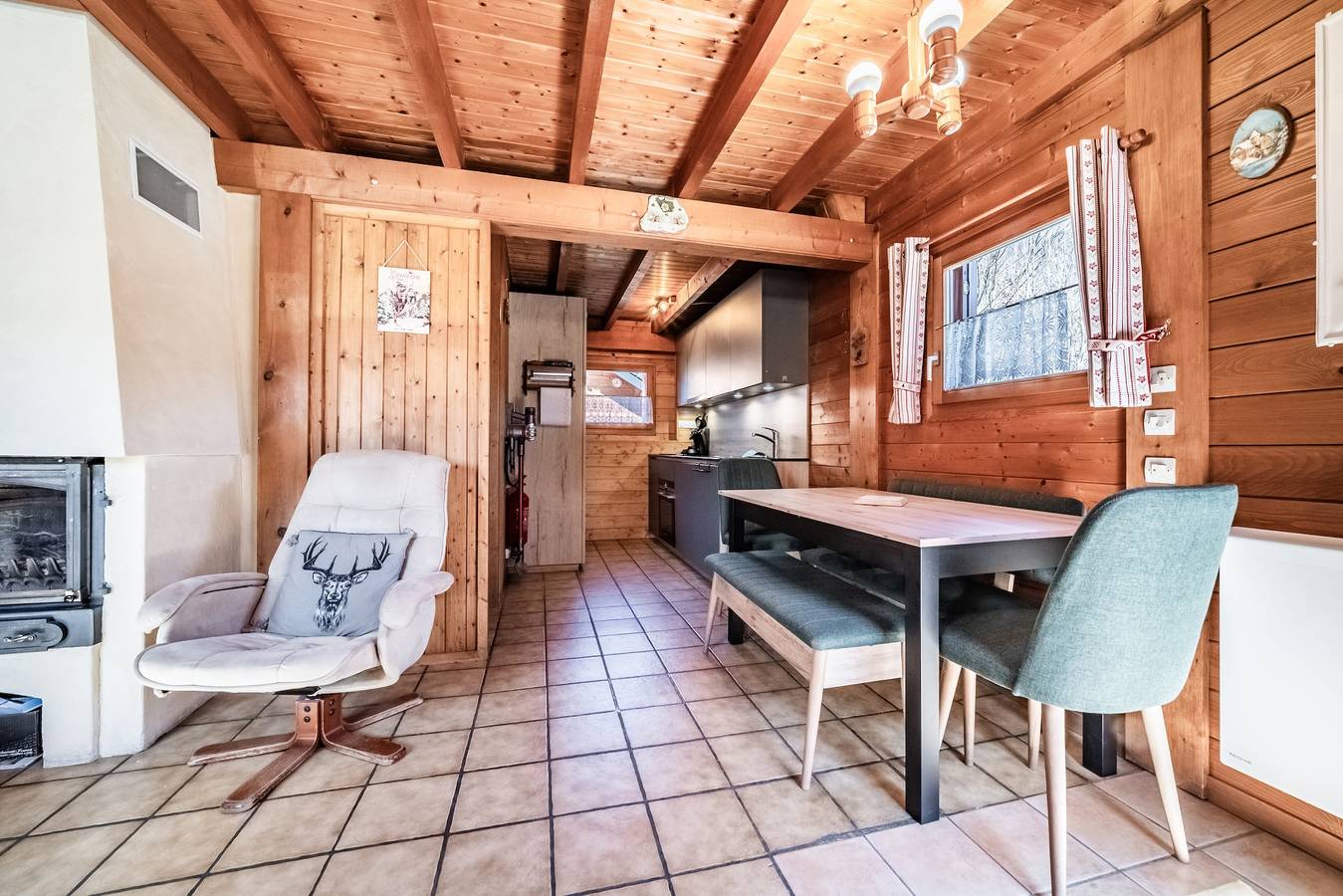Chalet « 6p Confort - L’aigle Royal » avec vue sur les montagnes, terrasse partagée et Wi-Fi in Verchaix, Région de Bonneville